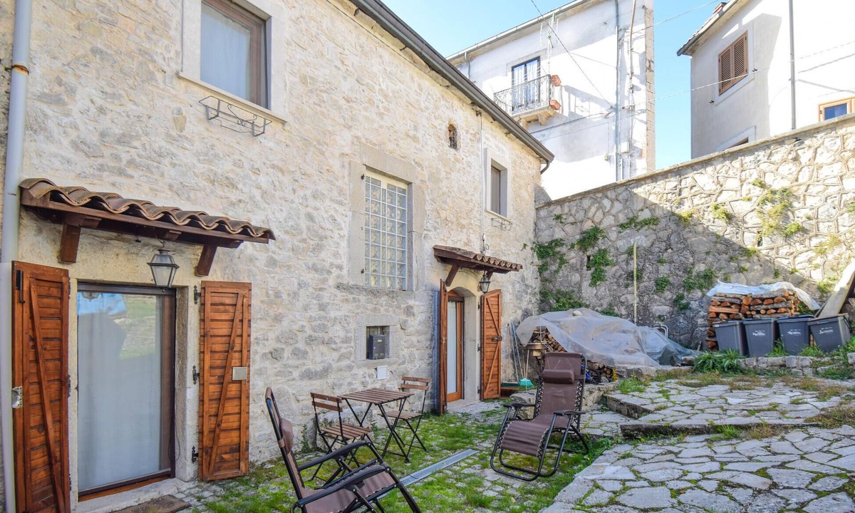 Montenero Val Cocchiara House | 4 bedroom cozy home in Montenero Val Cocchiar