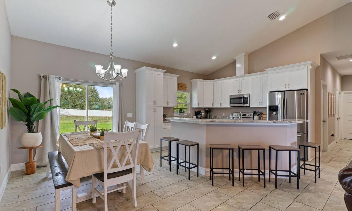 Ocala House | 4-bedroom 2-bathroom charming house in Ocala with AC, WiFi. Enjoy your stay