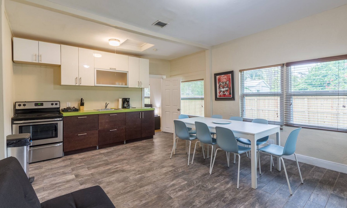 Highland Garden House | 4 Bedroom 3 bath - central to everything. TV in every bedroom, central air. Wifi