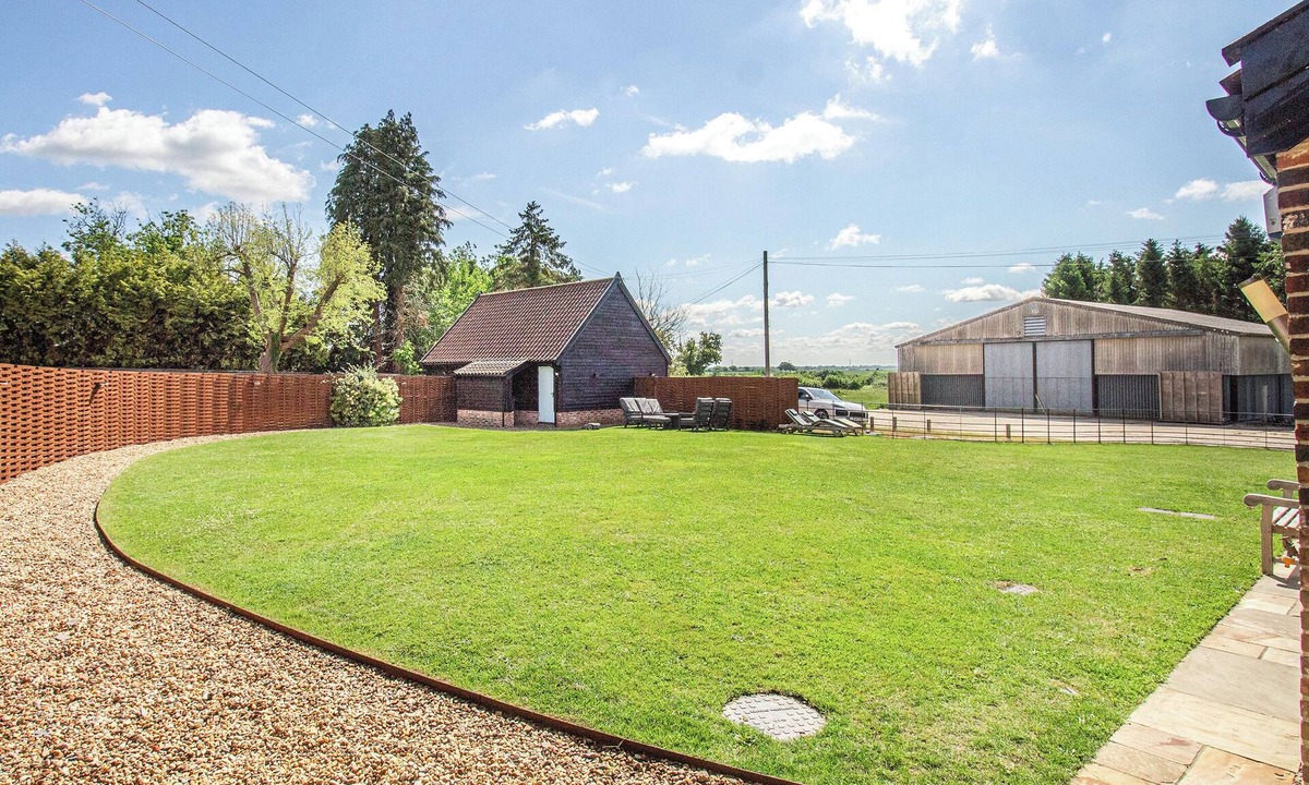 Hethel Cottage | 4 bedroom accommodation in Tacolneston