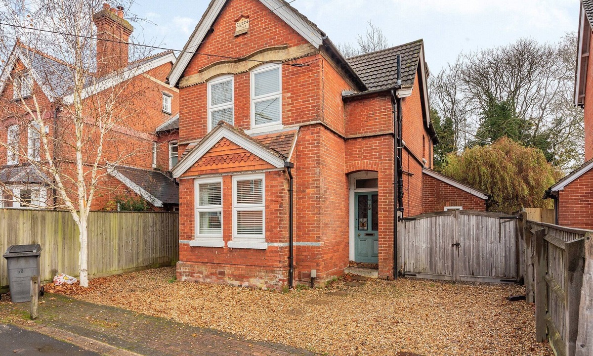 Andover Cottage | 4 bedroom accommodation in Andover