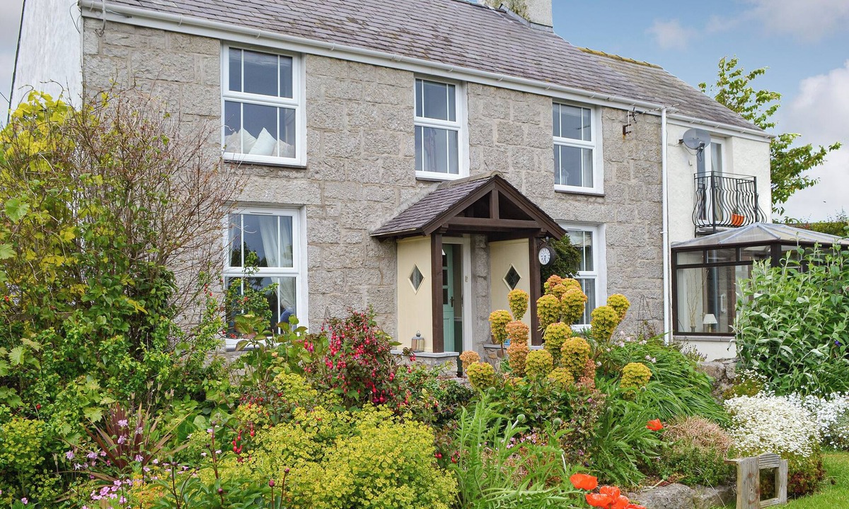 Moelfre Cottage | 4 bedroom accommodation in Moelfre, near Benllech