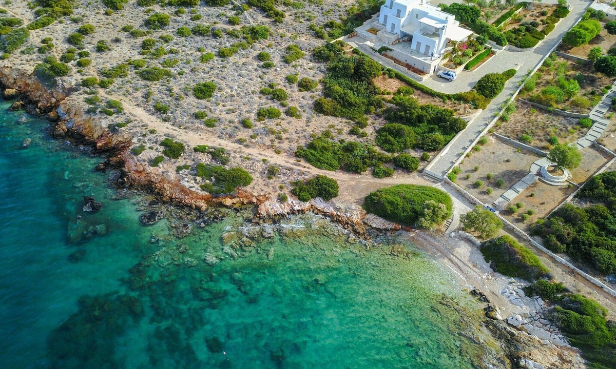 Nea Cryssi Akti Villa | 4 bedroom accommodation in Parikia