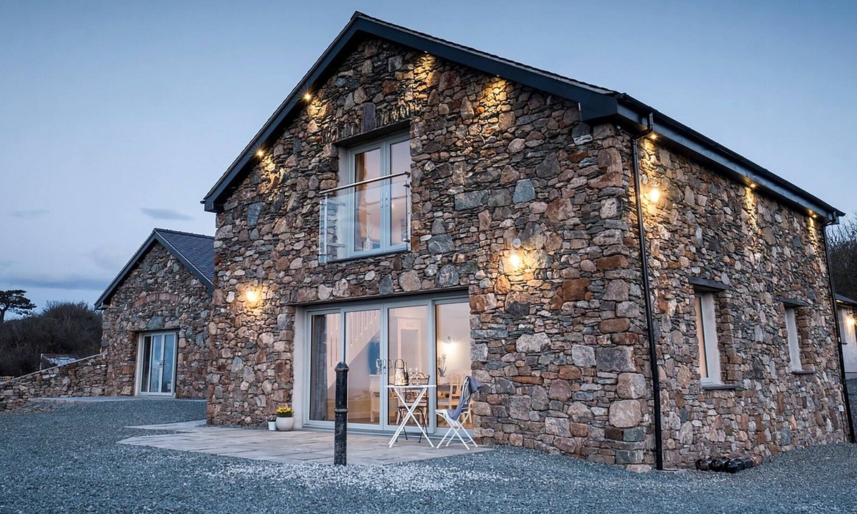 Amlwch Cottage | 4 bedroom accommodation in Llaneilian, near Amlwch