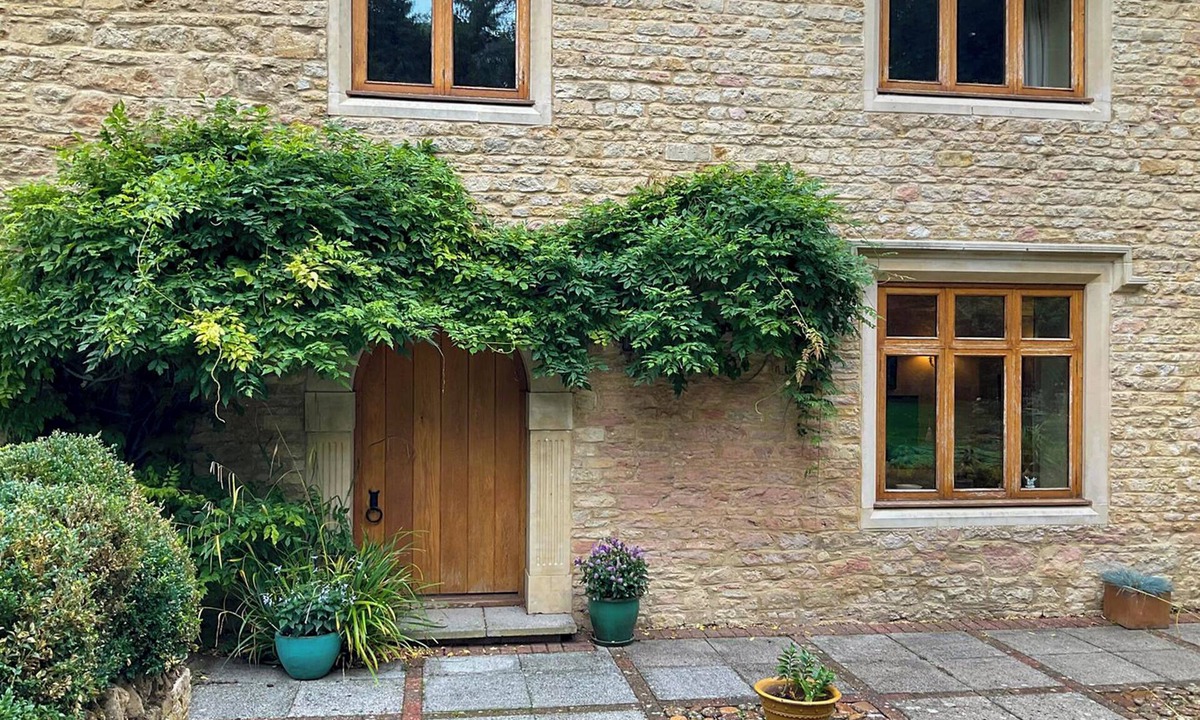 Cold Brayfield Cottage | 4 bedroom accommodation in Olney