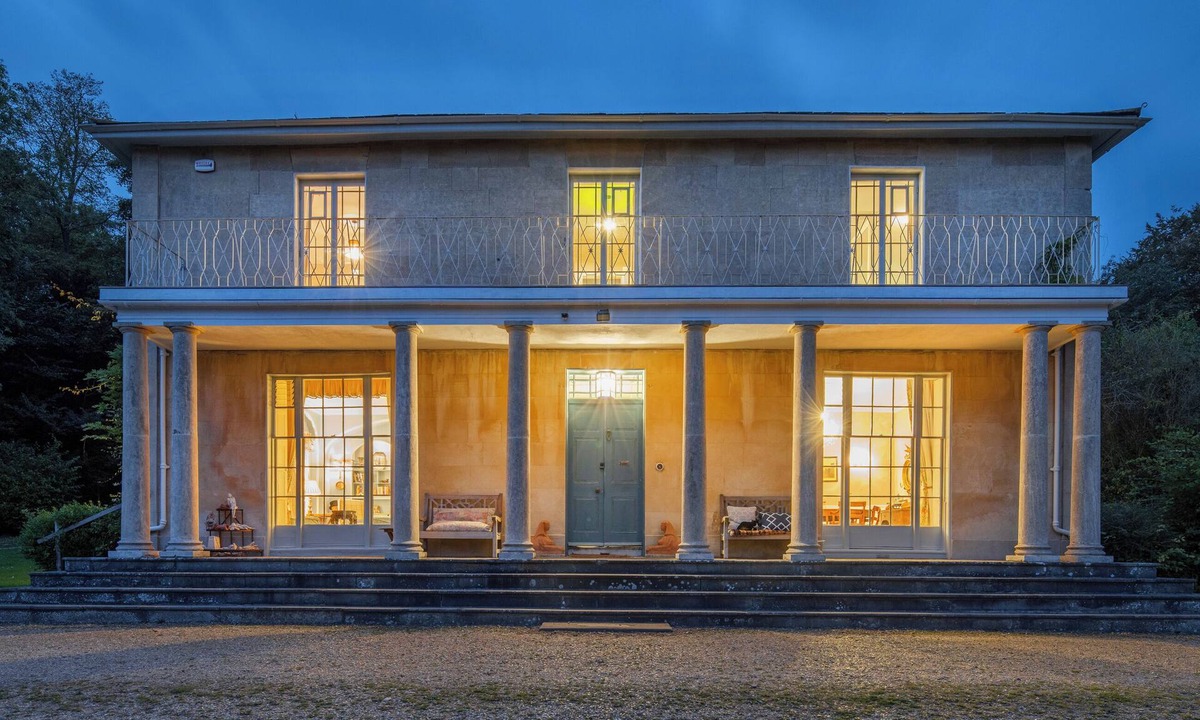 Shrewton Cottage | 4 bedroom accommodation in Shrewton, near Salisbury