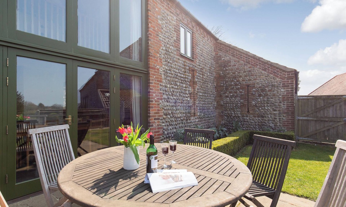 West Beckham Cottage | 4 bedroom accommodation in West Beckham, near Holt