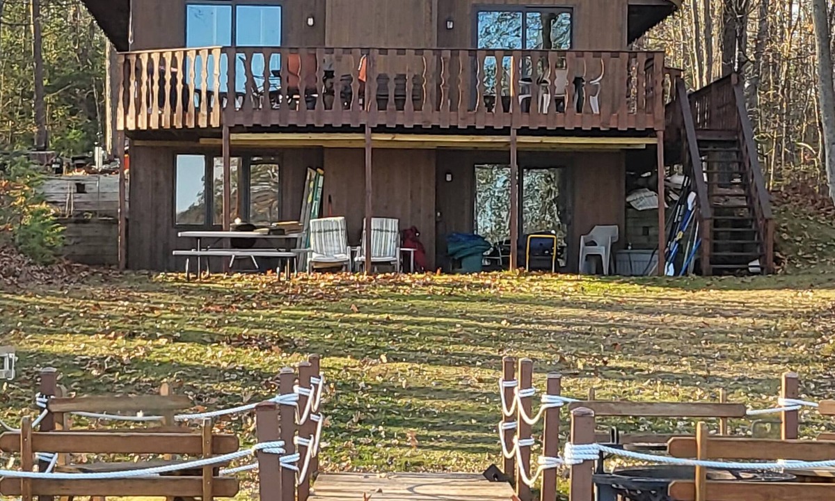 Eagle River Ski Chalet | 4-bedroom chalet on Anvil Lake, Eagle River Wis. Perfect for a family vacation