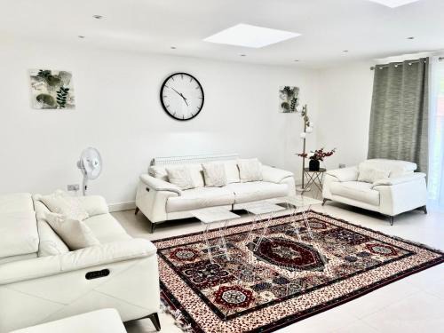 Hale House | 4 Bedroom Home Edgware Ground Floor
