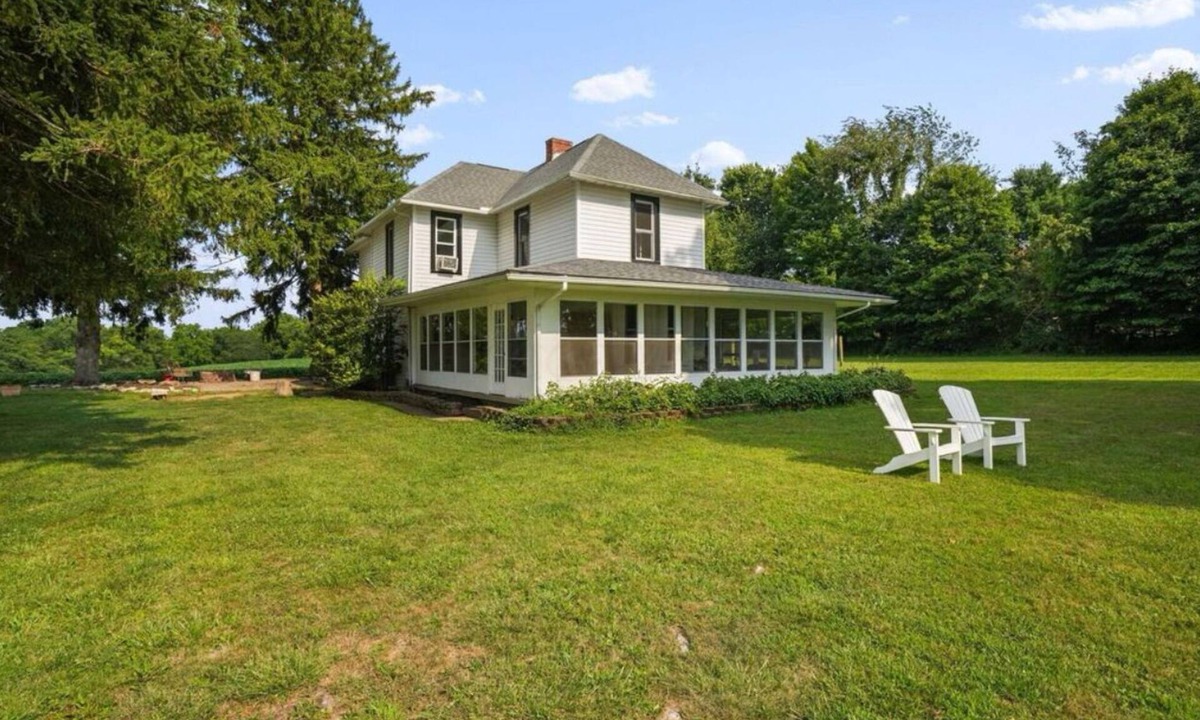 Lancaster Other | 4 Bedroom, Peaceful Farmhouse Min to Hocking hills! Sleeps 10