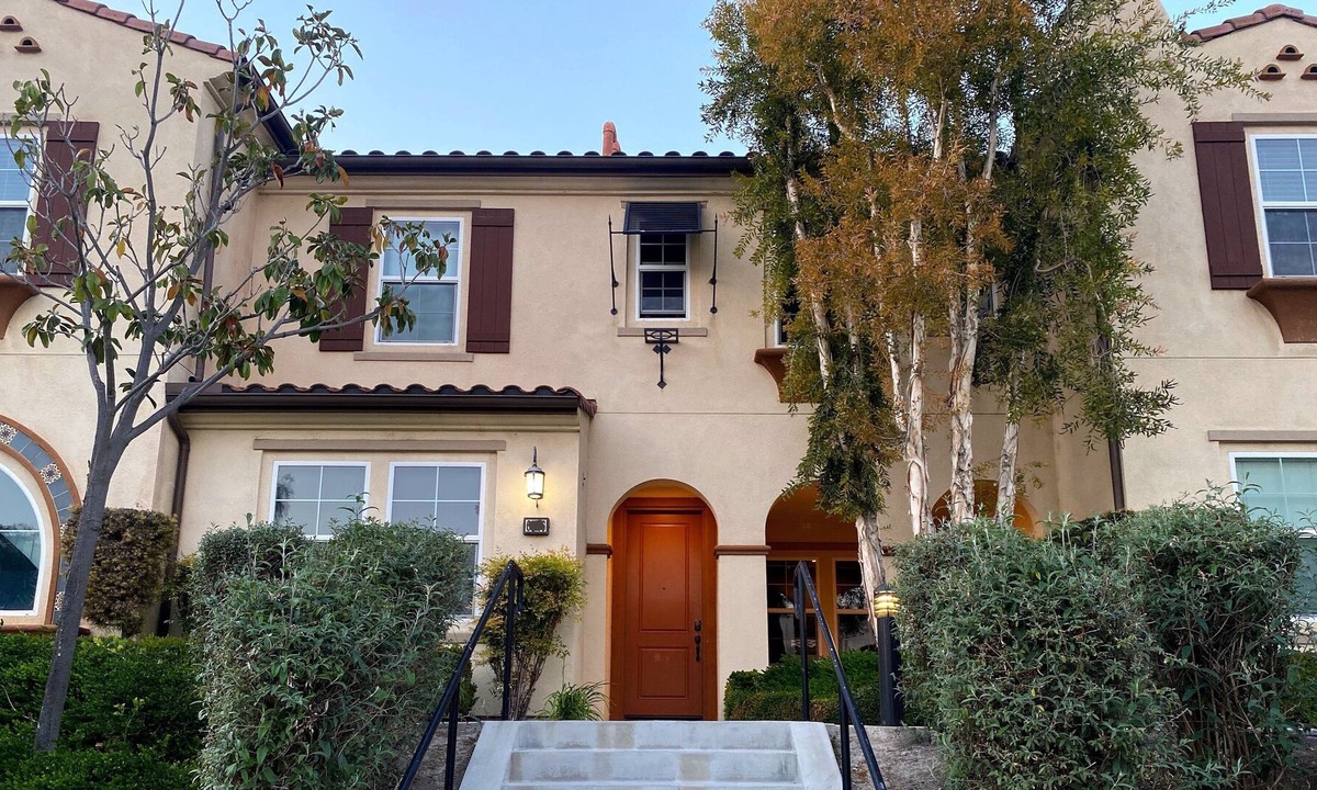 Chino House | 4 bedroom townhouse in great neighborhood