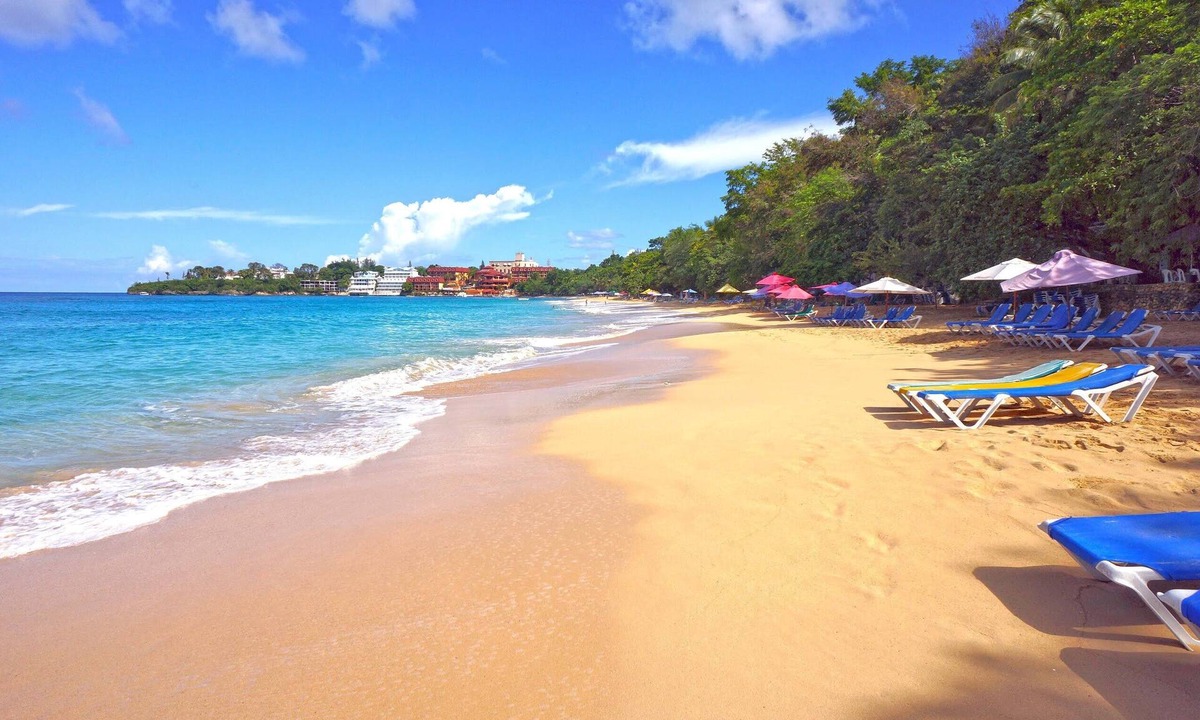 El Batey Villa | 4 bedroom villa, security, private pool, ocean view. Free, guarded parking.