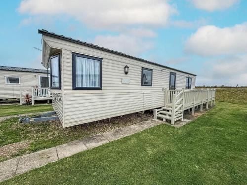 Anderby Creek House | 4 Berth Caravan For Hire At Sunkist Holiday Park Near Skegness Ref 42084S