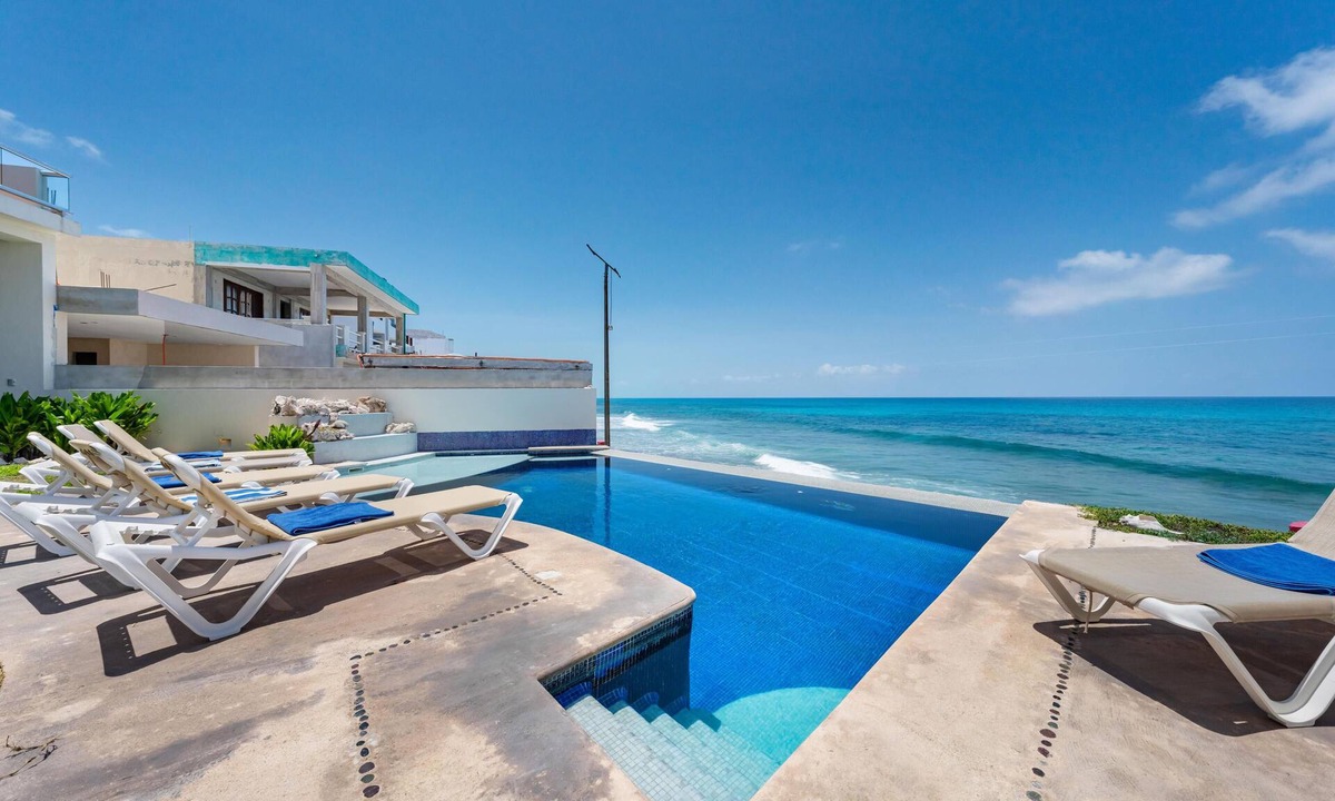 Centro - Supmza 001 House | 4 BR Oceanfront Villa with Pool