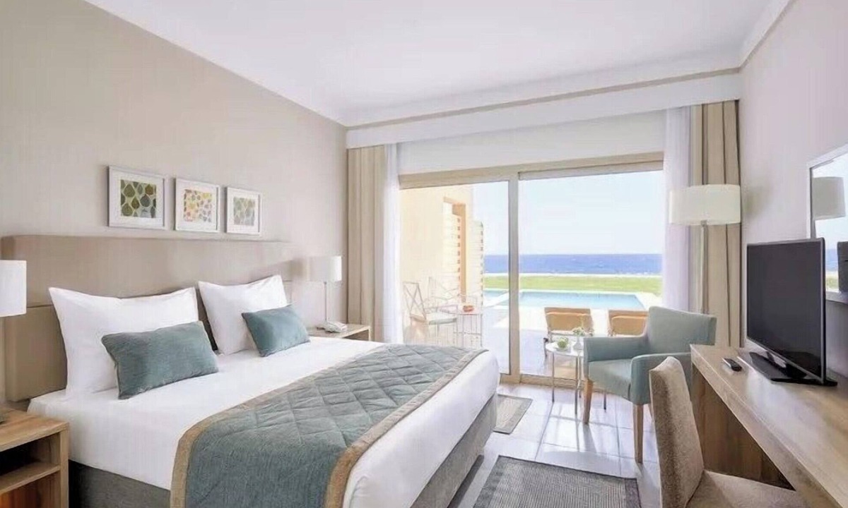 Port Ghalib Hotel | 4 Breezy Units with Balconies Overlooking the Red Sea – Perfect for Group