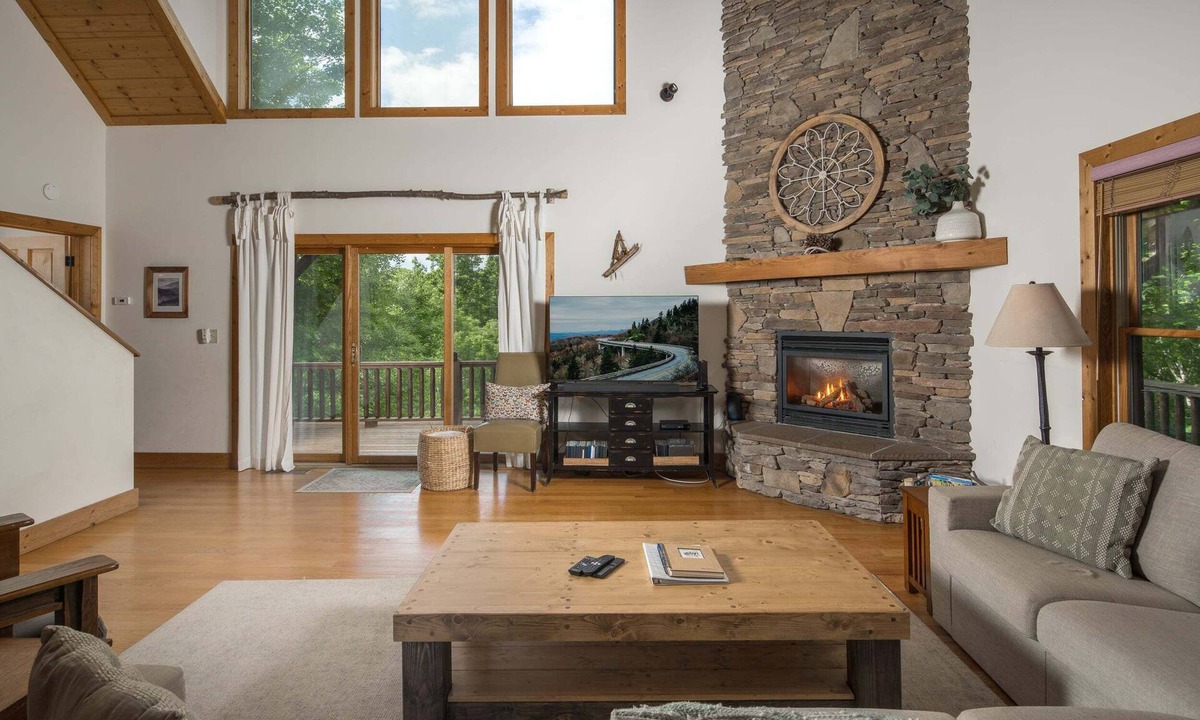 Seven Devils Cabin | 4 BRLog Cabin with Grandfather Mountain Views, Hot Tub, Game Room & Spacious Decks