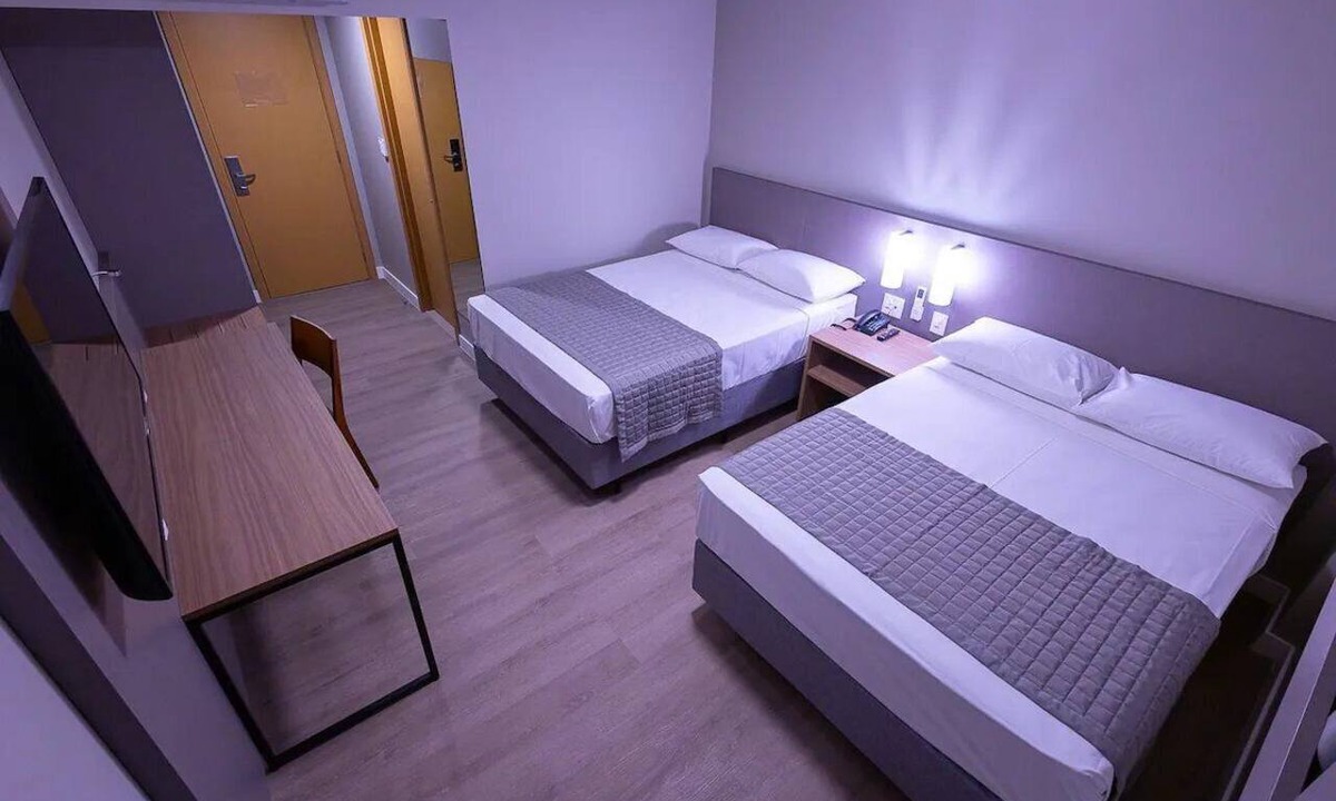 Centro Hotel | 4 Conveniently Located Pet-Friendly Rooms | Steps to Local Dining & Restaurants