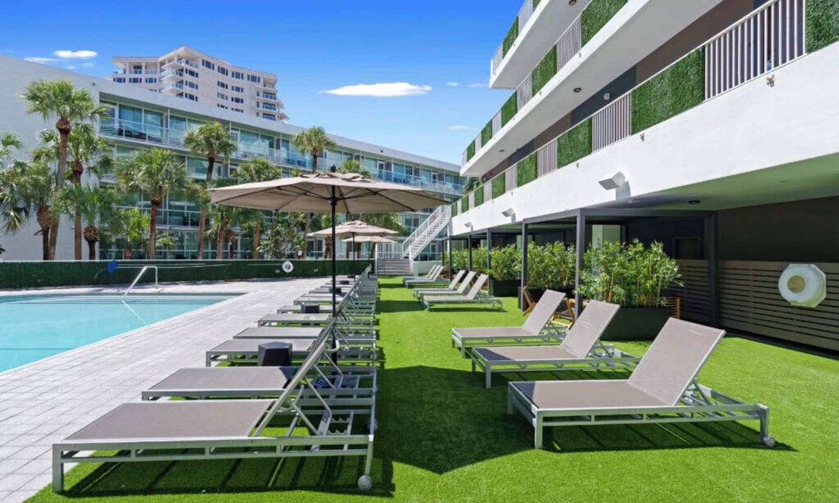 Central Beach Hotel | 4 Family Friendly Units | Outdoor Pool | Near Fort Lauderdale Beach - 0.3 miles