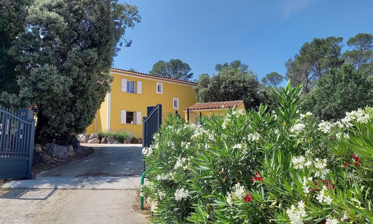 Carces Villa | 4★ Fully Air-Conditioned Villa with Heated Saltwater Pool, Carcès