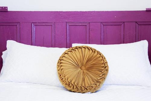 Rossmore House | 4 Guest Suite with Waterfront Views at Fancie's PEC - Suite 2