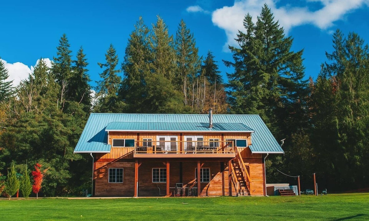 Lime Kiln House | 4 King Beds | 20 Acres | Hot Tub + Private Trail
