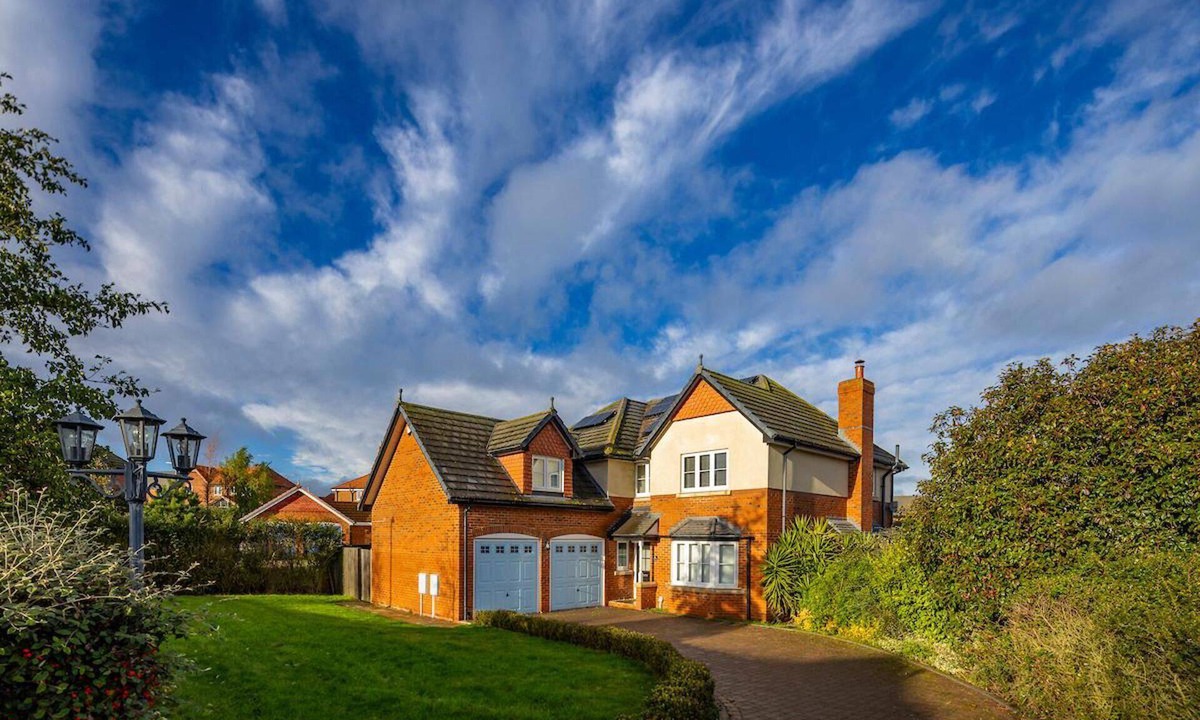 Minster on Sea House | 4 Luxurious Executive Villa