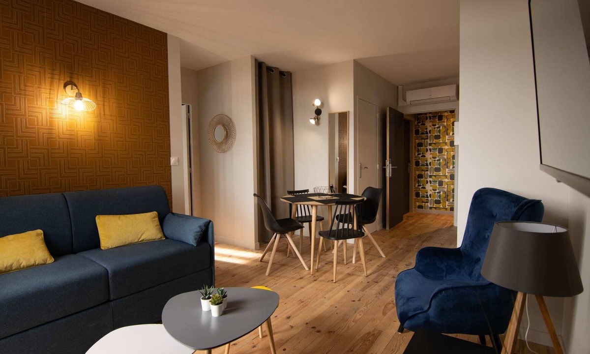 Chatel-Guyon Apartment | 4-person air-conditioned apartment 1 bedroom + sofa bed Cliersou 103