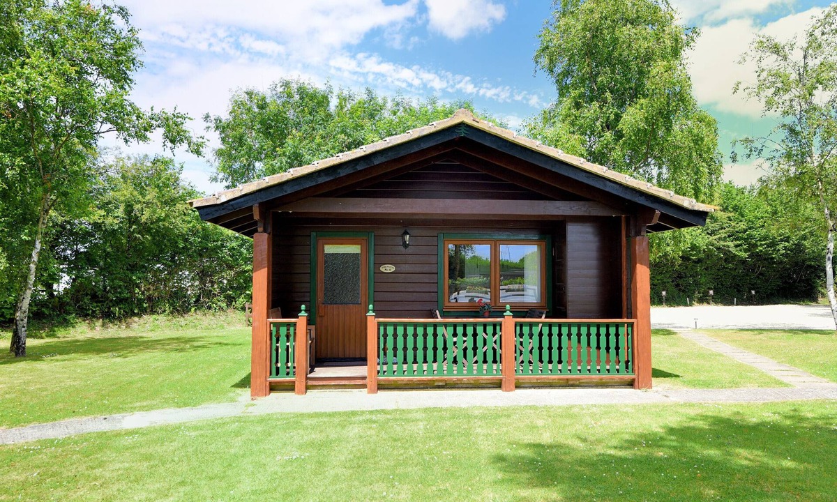 Combpyne Cottage | 4 PINEWOOD RETREAT, family friendly, with pool in Lyme Regis