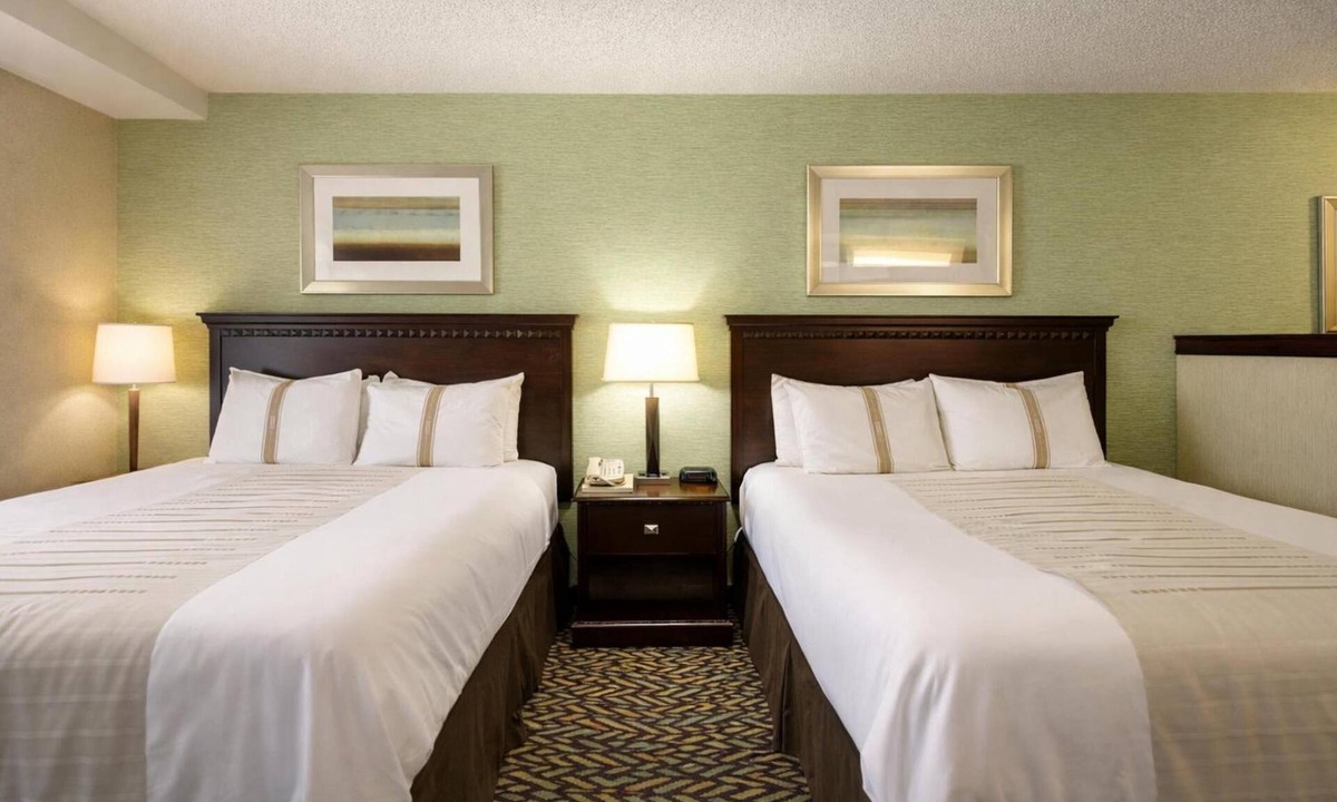 Devils Lake Hotel | 4 Rooms Suitable for Big Groups! | Free Onsite Parking, & Indoor Pool Access!