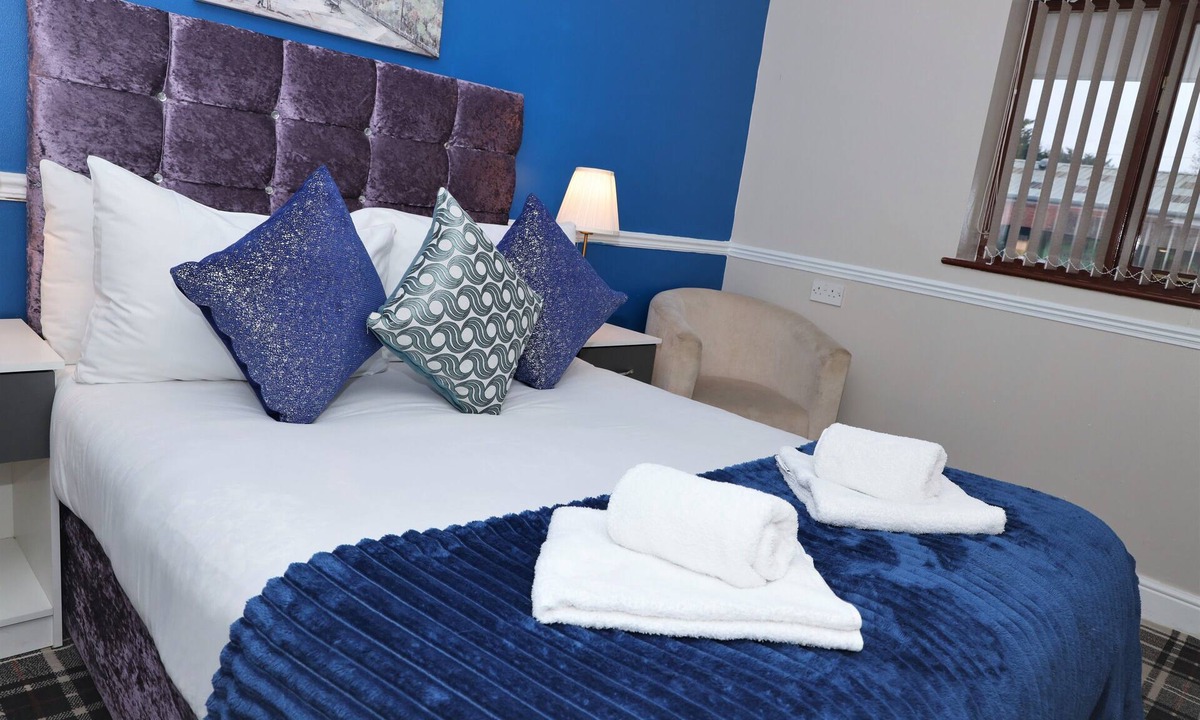 Frampton Hotel | 4 Sisters Inn