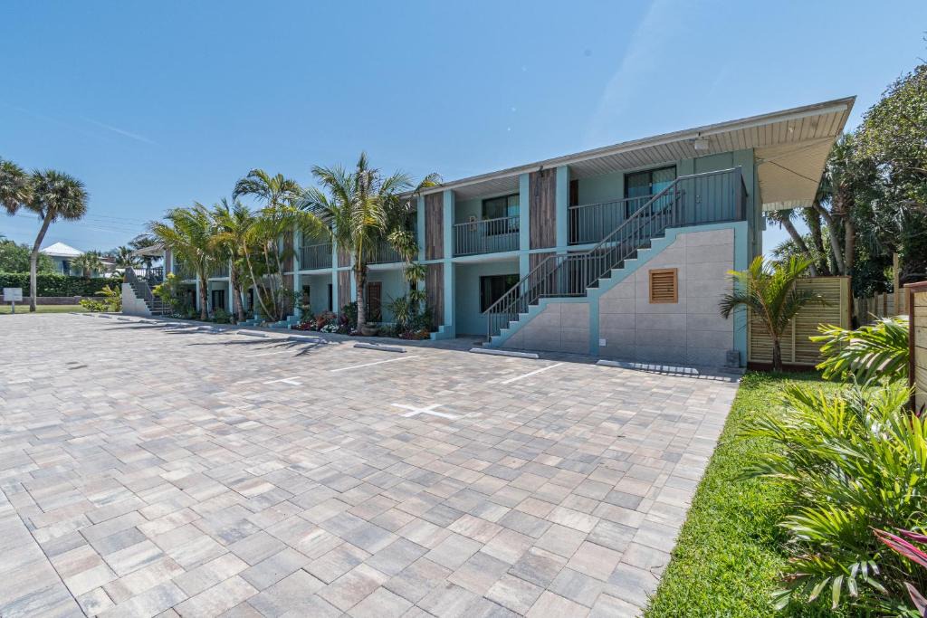 Cocoa Beach Apartment | 400 South