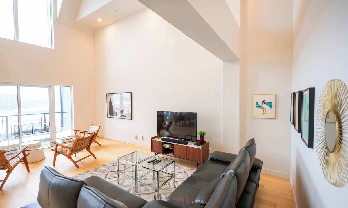 Baie-St-Paul Apartment | 405 - Modern and Luxury Penthouse | View and Pool