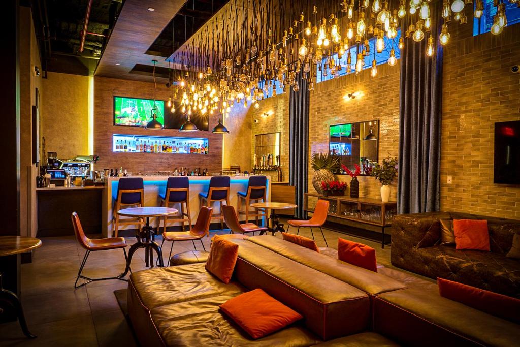 Williamsburg Hotel | 42 Hotel Williamsburg