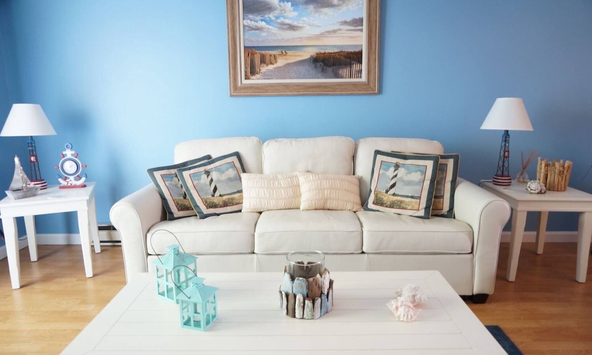 Hyannis Condo | 43 by the Sea, steps to private beach & heated pool, 1-mile from Main St. shops, AC, & Wi-Fi