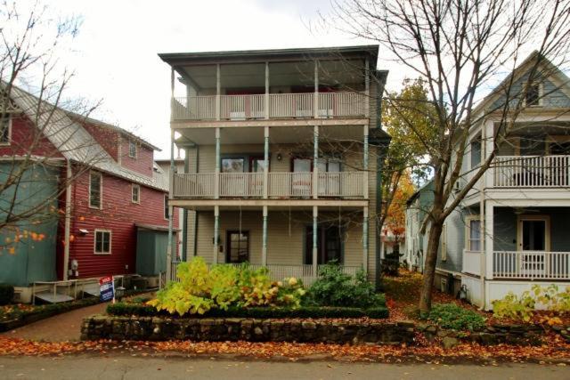 Chautauqua House | 43 Janes