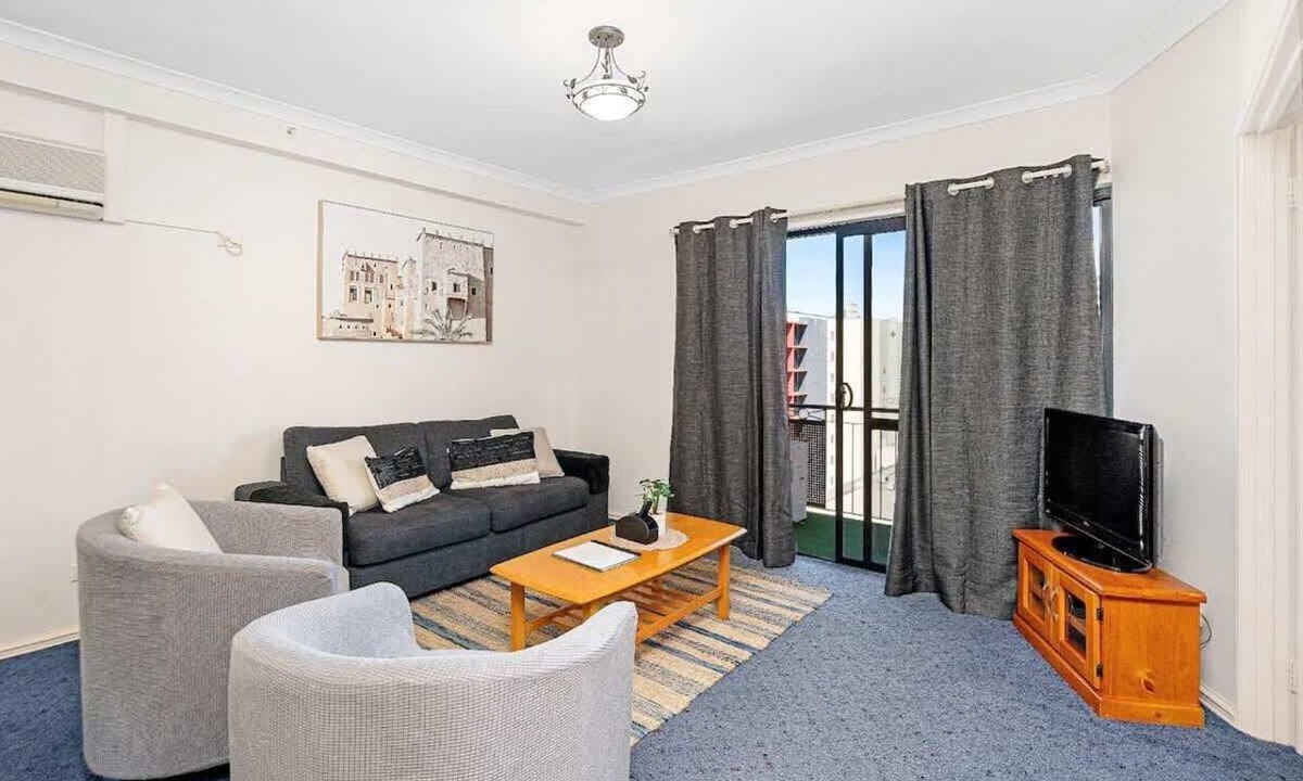 East Perth Apartment | 46 Central Perth 2BR Private Retreat- Pool &Parkng
