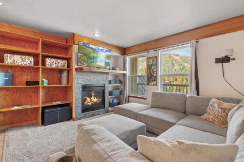 Sandpoint House | 461 Northwest Passage 205