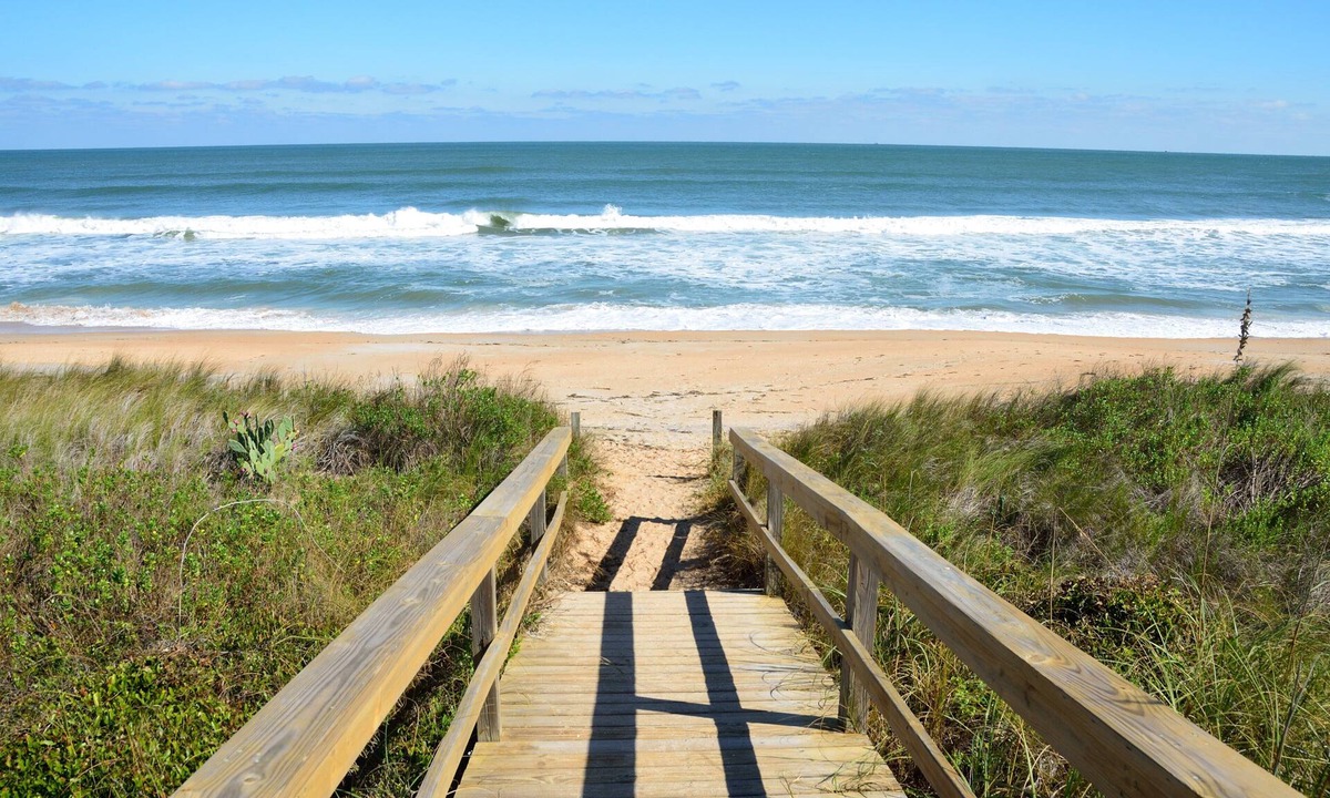 Melbourne Beach Cottage | 475 Strand Dr