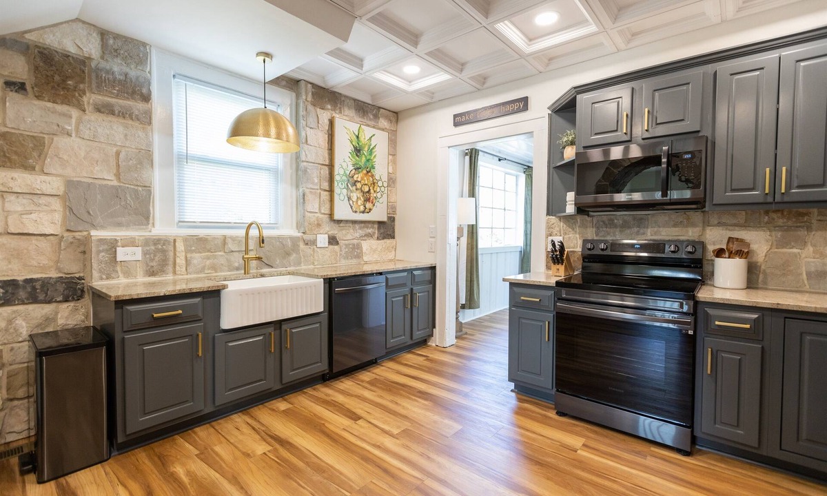Rock Hill House | 4Bd/3Bth Home PLUS Independent Studio | Sleeps 12