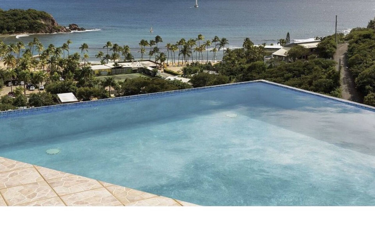 Estate Bolongo Villa | 4bd 4.5 baths House and two private apartments. Beautiful views! Self check in!