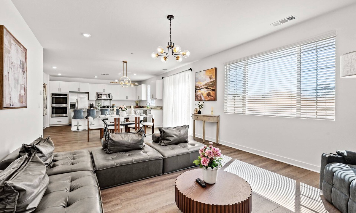 Patton House | 4bd/7 beds/Modern style/Elegant/comfortable