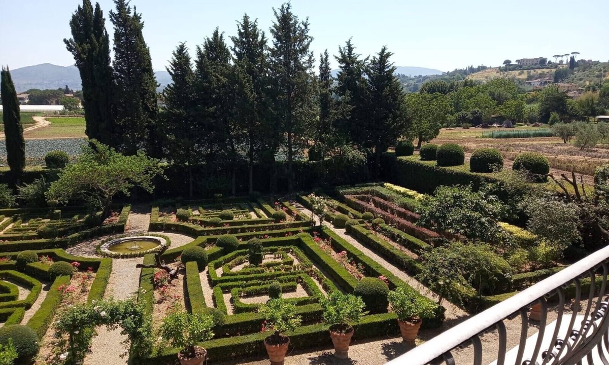 Gavinana Apartment | 4bdrm elegant apt,historical Villa, shared pool, parking, 3km from Ponte Vecchio