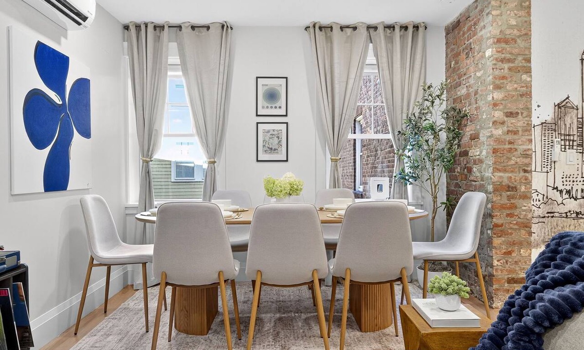 Mid-Cambridge Apartment | 4BR 3BA Designer Gem Sleeps to 12 Min to Redline T & Boston Free Parking