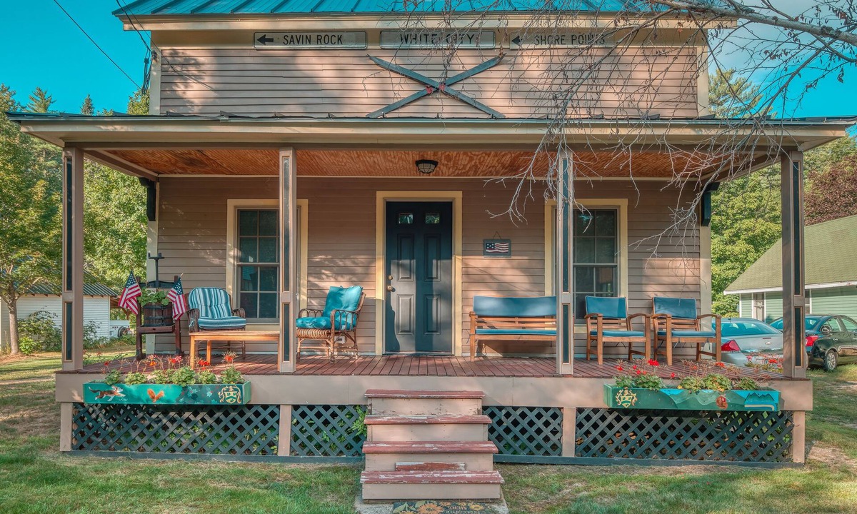 Bartlett House | 4BR Bartlett. Near Attitash & Saco River. Sleeps 10+