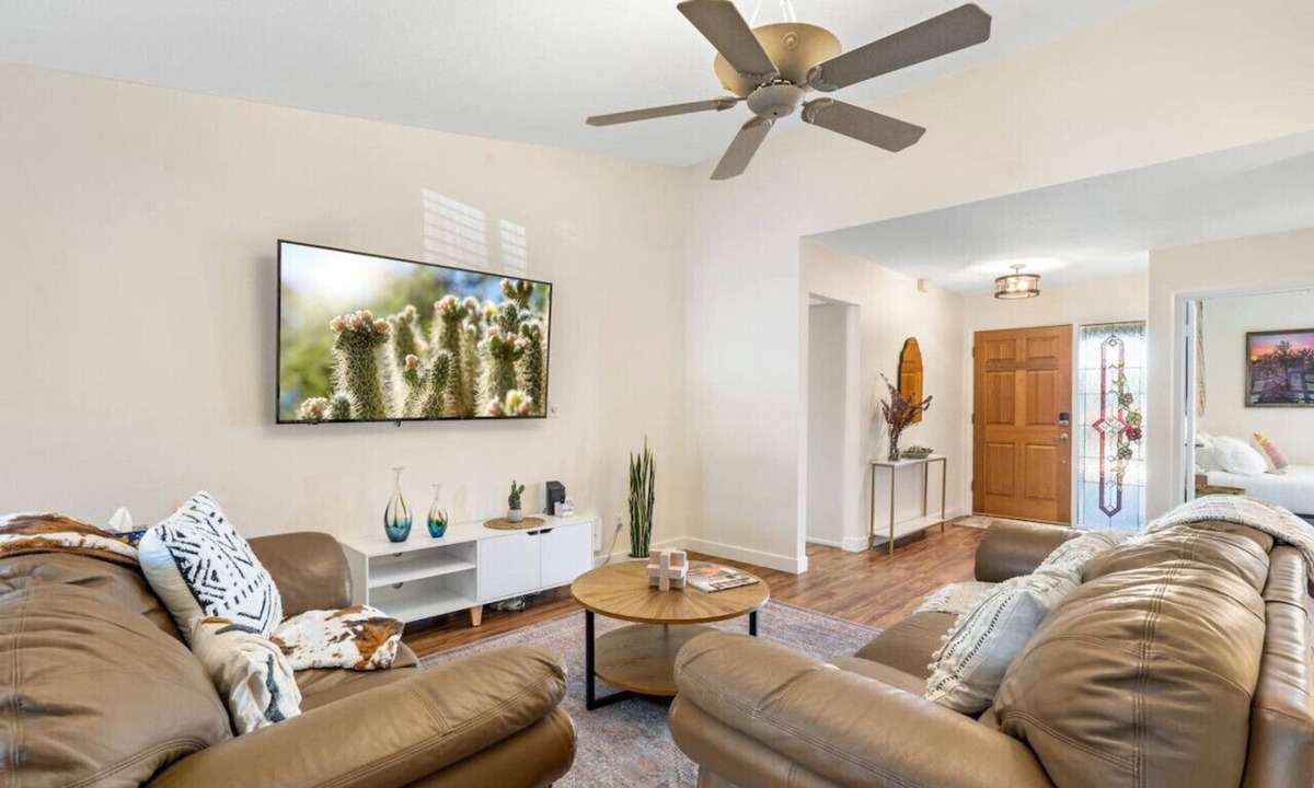 McCormick Ranch House | 4BR Charming Scottsdale Home w/Heated Pool