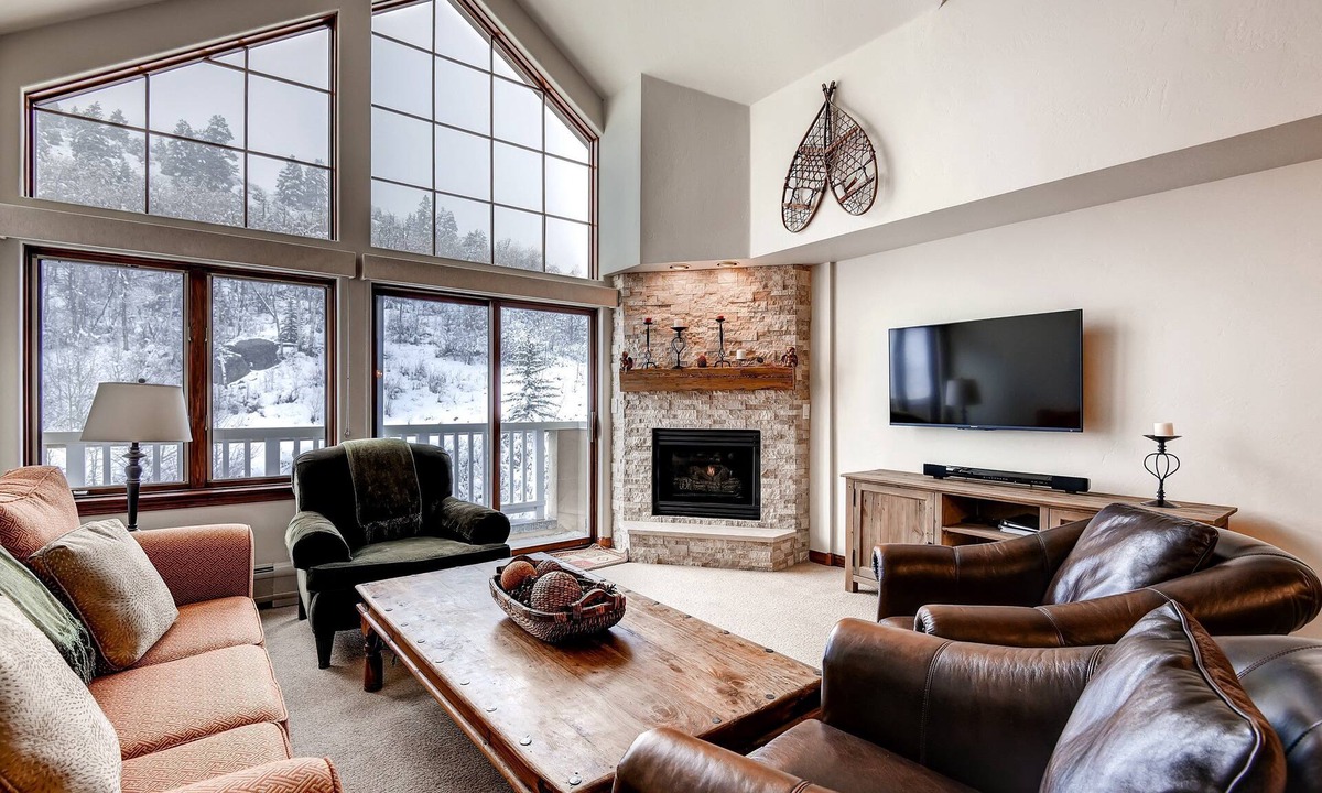Highlands Townhomes Condo | 4BR Condo, Central Location | Hot Tub, Pool