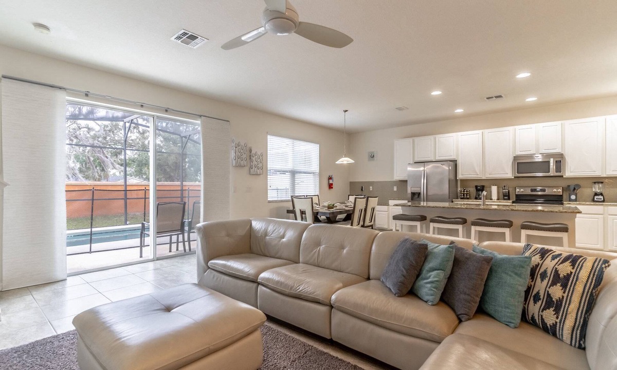 Bellavida House | 4BR End Unit | Private Pool & Resort Perks | Near Disney | Exclusive Extended Stay Discounts