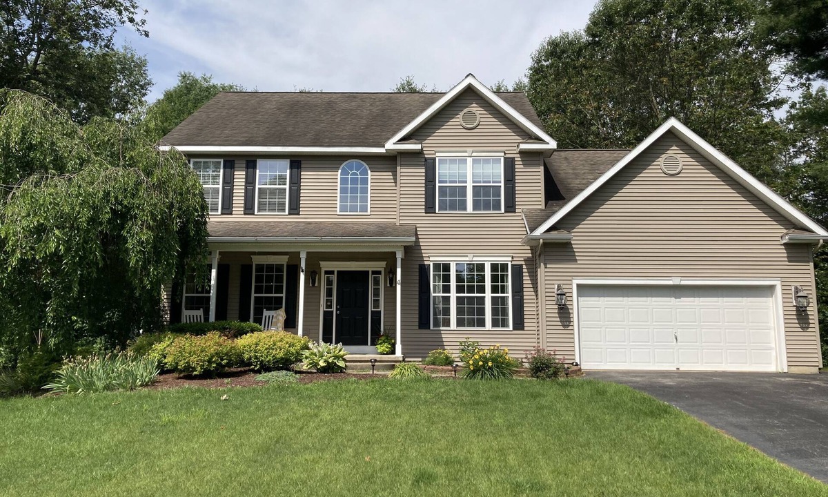 Saratoga Springs House | 4BR home just 4mi to downtown Saratoga and Racecourse