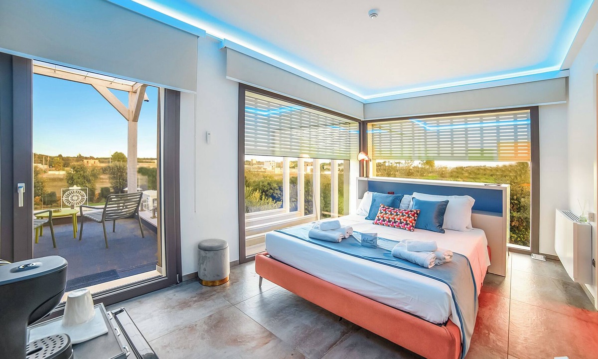 Scorrano Villa | 4br Luxury Appt - Pool, Garden & Parking, Scorrano, Italy