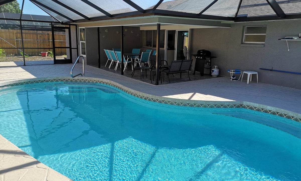 Bradenton House | 4BR Remodeled Heated Pool Home, Bradenton, 6mil. to Anna Maria Beaches